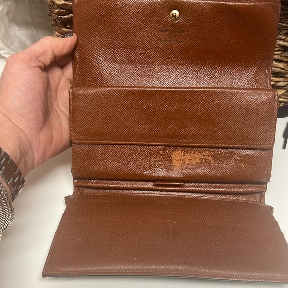 💃Authentic Louis Vuitton Wallet/ Please see pictures - Picture 2 of 11